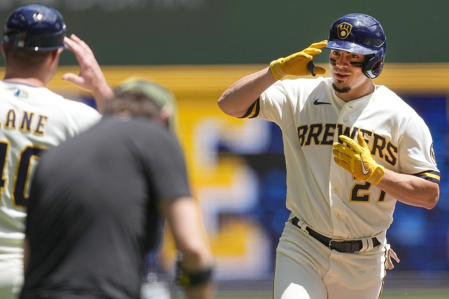 Big day by Willy Adames helps Brewers snap eight-game losing streak