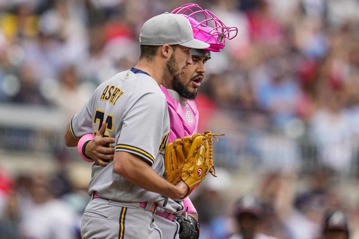 Aaron Ashby and the bullpen step up to give the Brewers a series