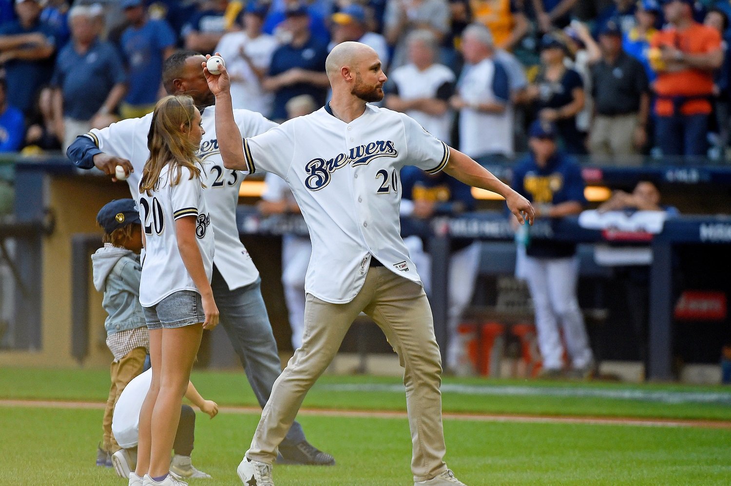 Lucroy to officially retire as a Brewer