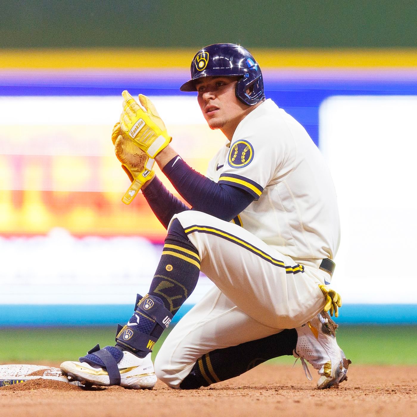 Brewers shortstop Luis Urias struggling in the field, at the plate