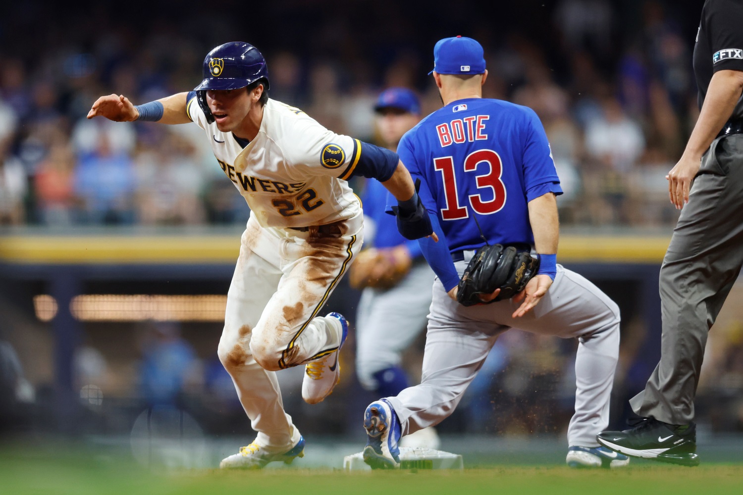 Milwaukee Brewers: Has Christian Yelich been Space Jammed?