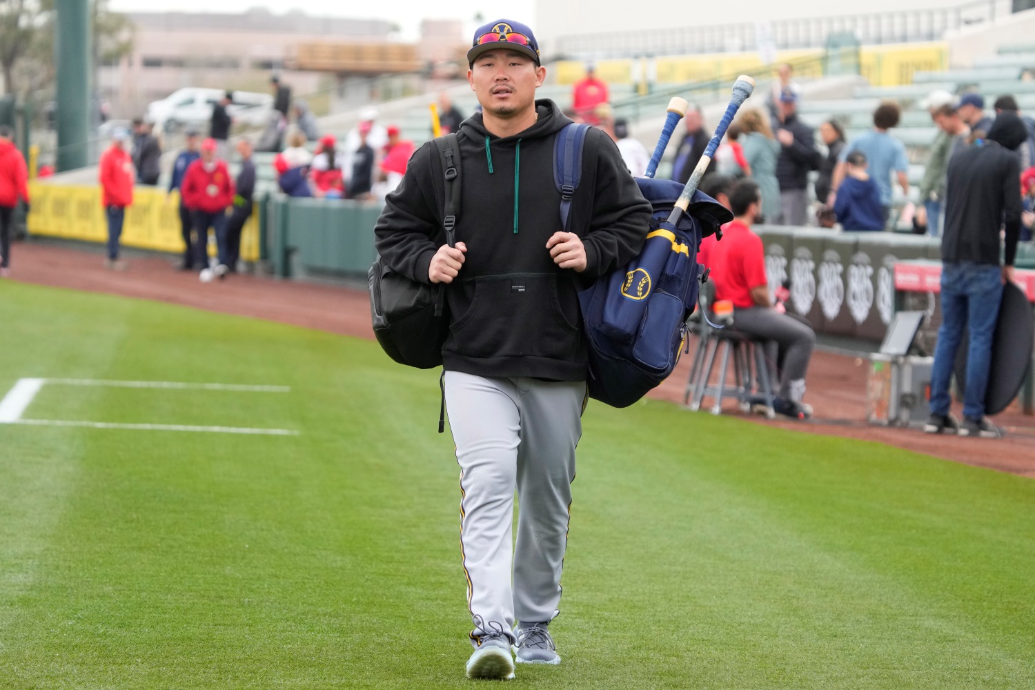 Keston Hiura, Tyler Naquin won't make Brewers' Opening Day roster