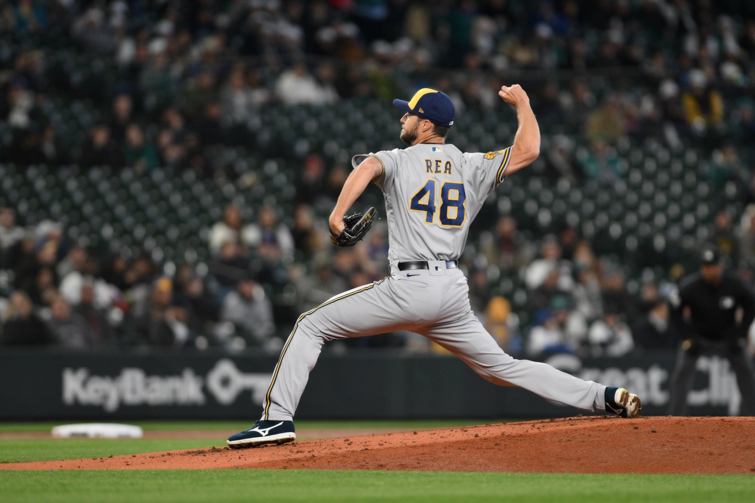 Aaron Ashby and the bullpen step up to give the Brewers a series