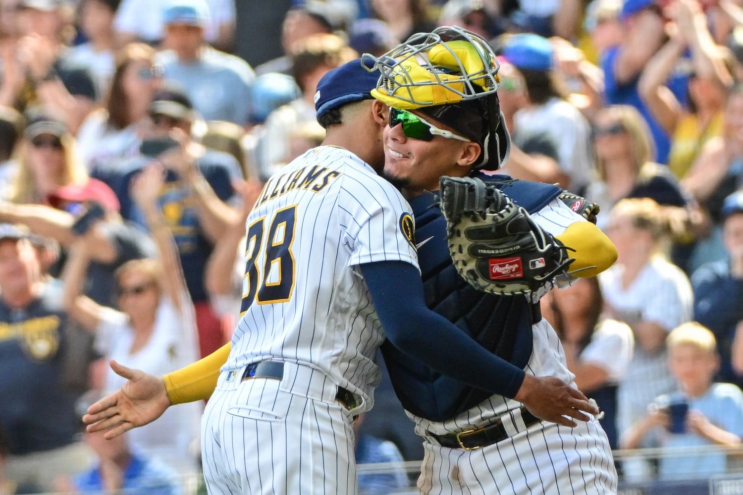 Willy Adames injury: Brewers SS hospitalized, lands on concussion