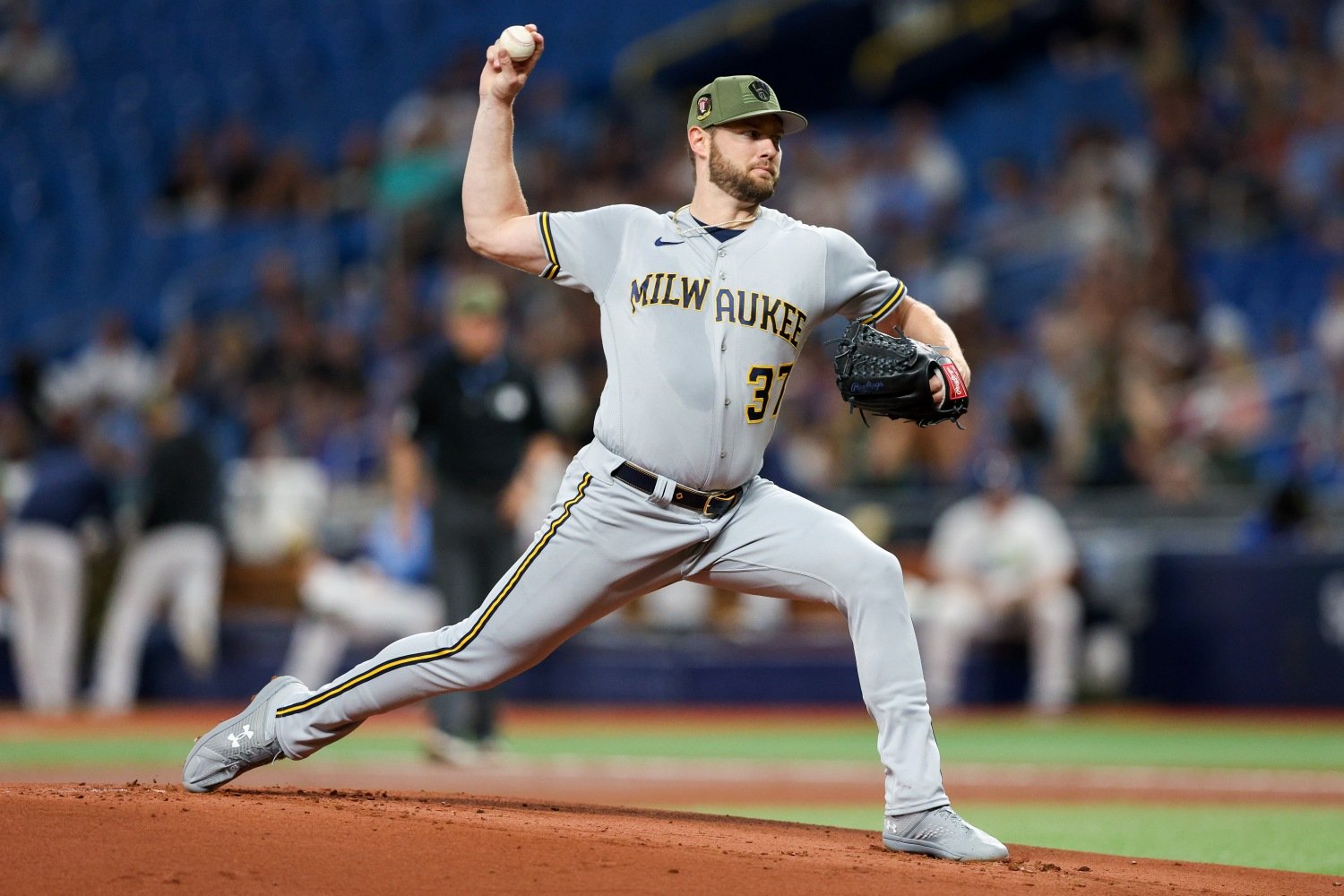 Brewers pitchers Burnes, Houser enjoy special offseason