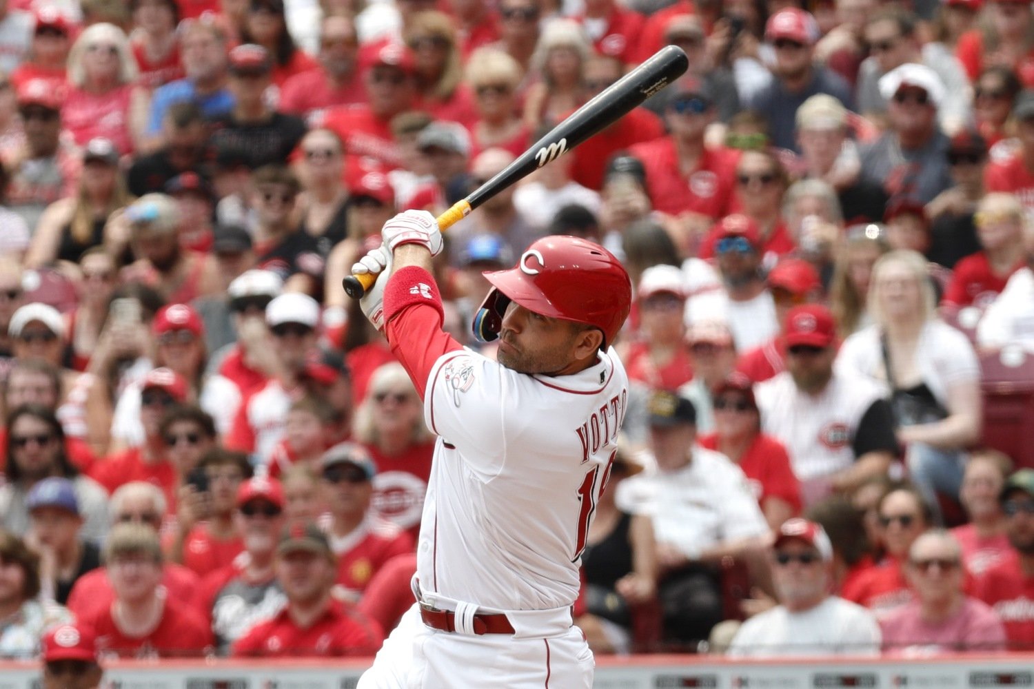 Joey Votto takes batting practice