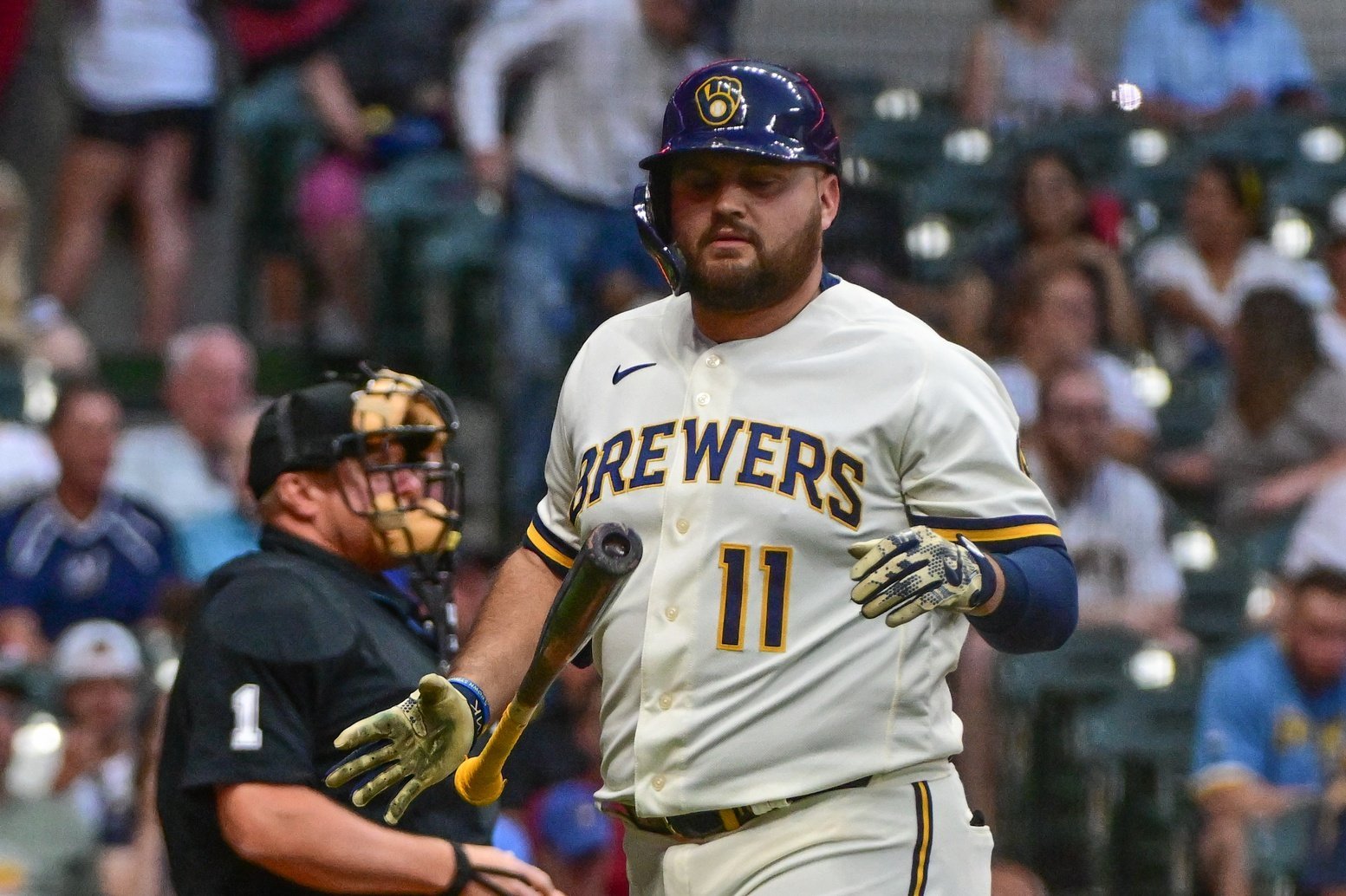 Finger surgery will have Brewers' Rowdy Tellez out 4 more weeks