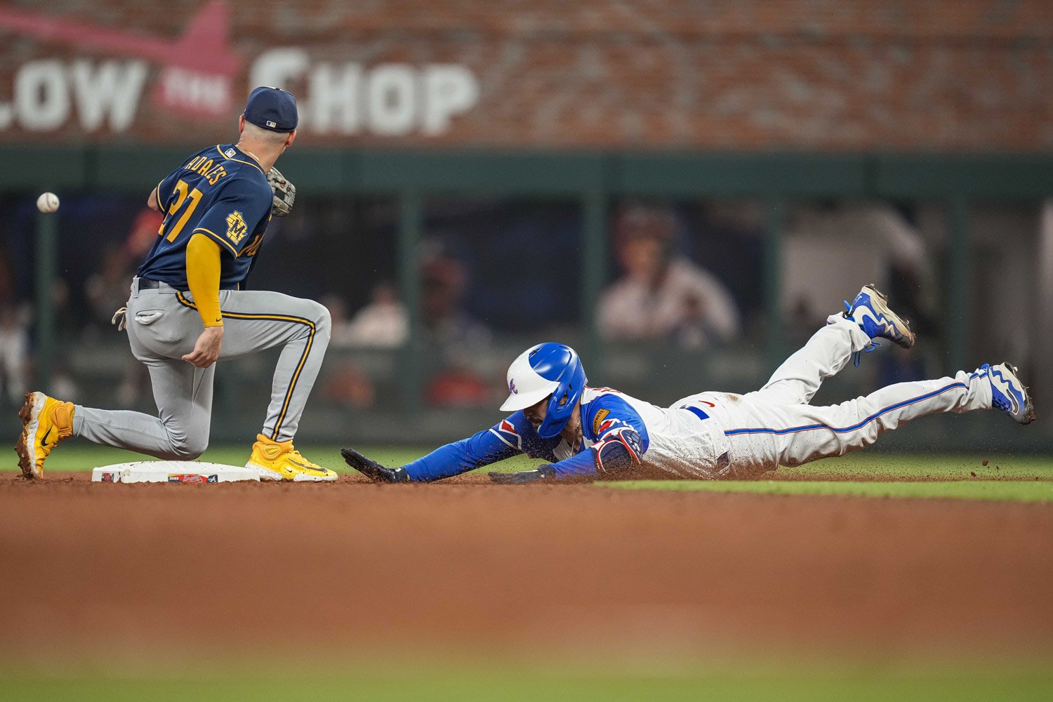 Brewers place OF/DH Jesse Winker on injured list, recall IF Abraham Toro