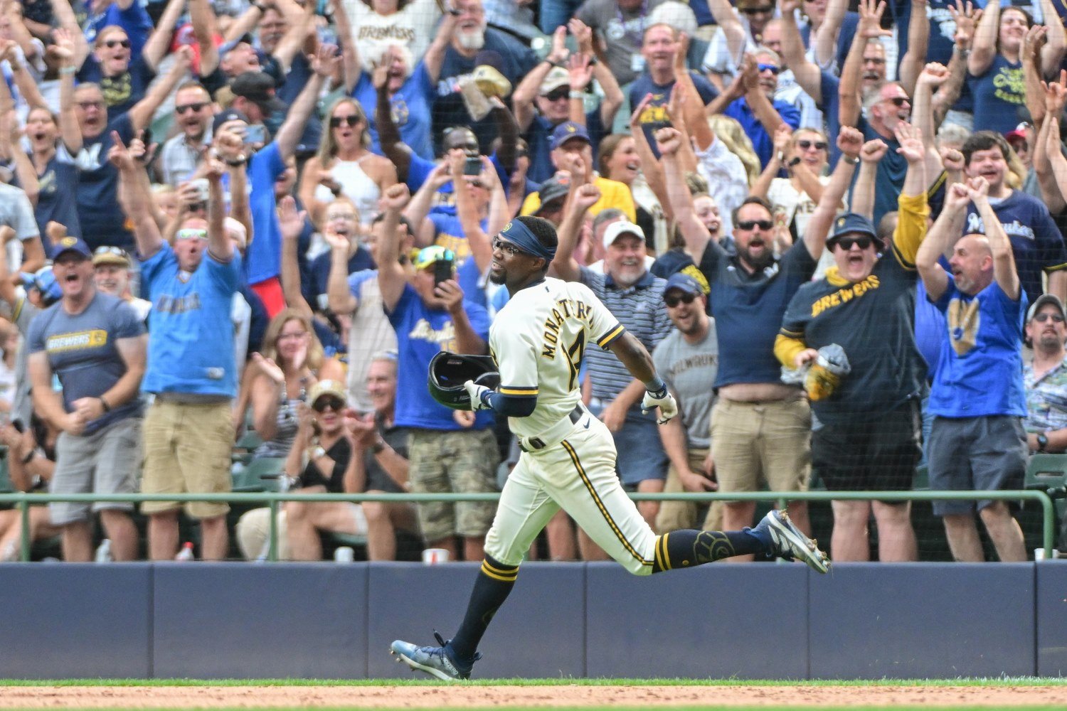 Brewers to open gates at AmFam Field 2 hours ahead of 1st pitch on