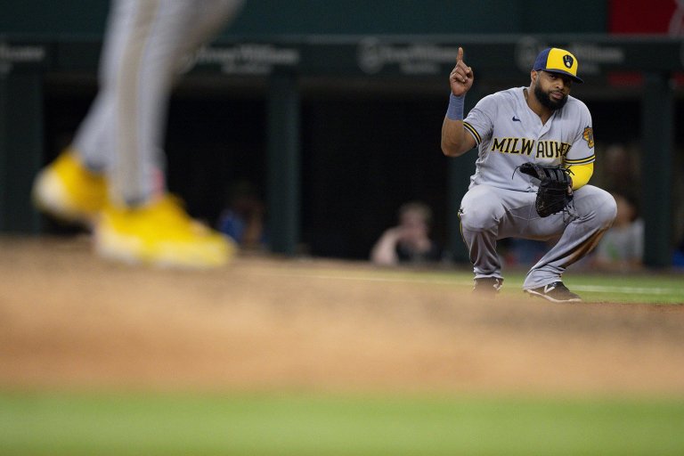 Brewers 9, Rangers 8: Brewers Fend Off Late Rangers Rally