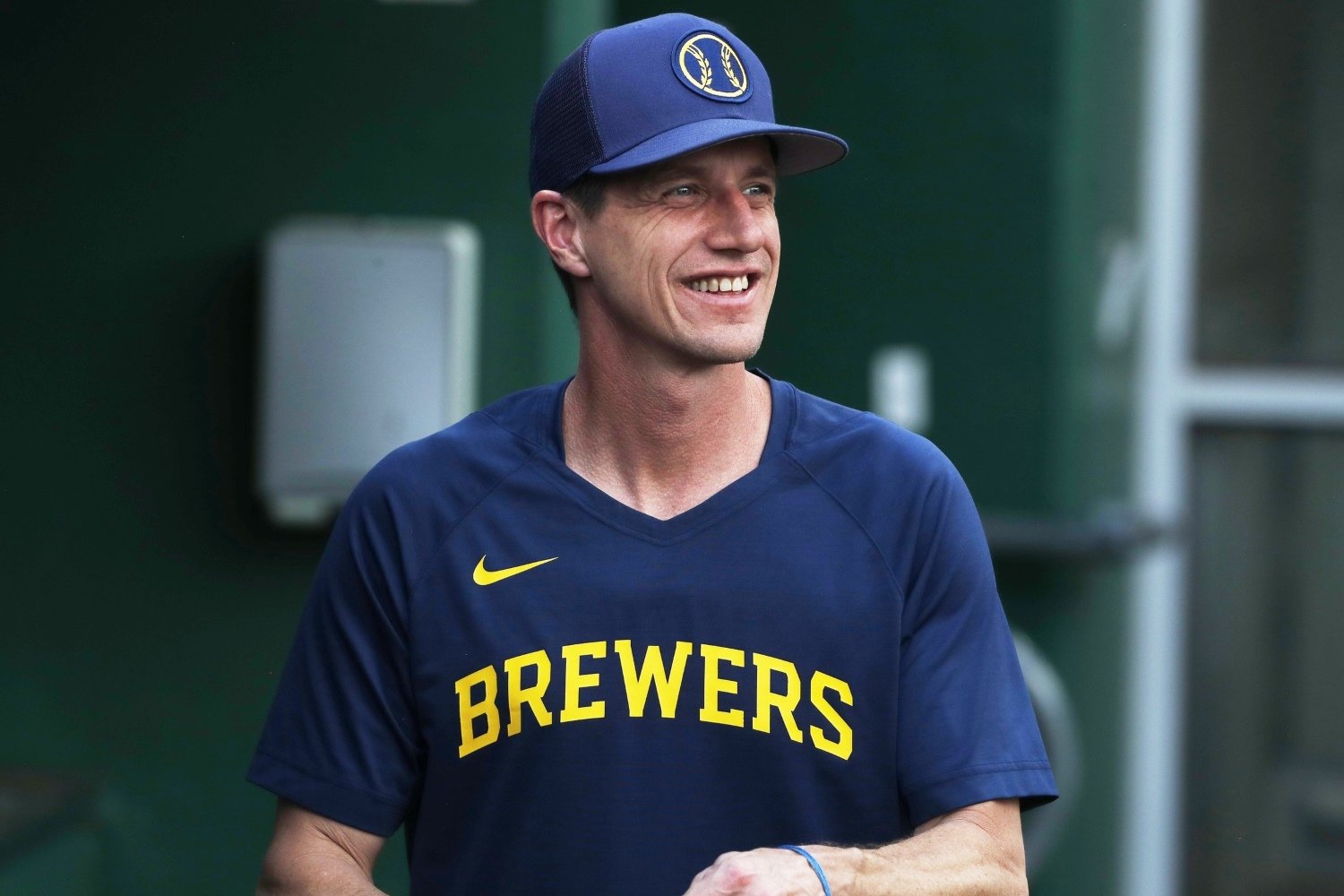 New York Yankees' Aaron Judge talks with Milwaukee Brewers' Rowdy
