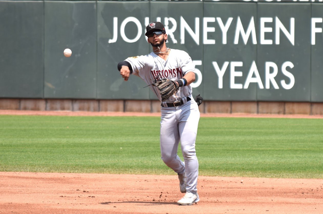 Brewers acquire right-hander Joseph Hernandez from Mariners for Justin Topa