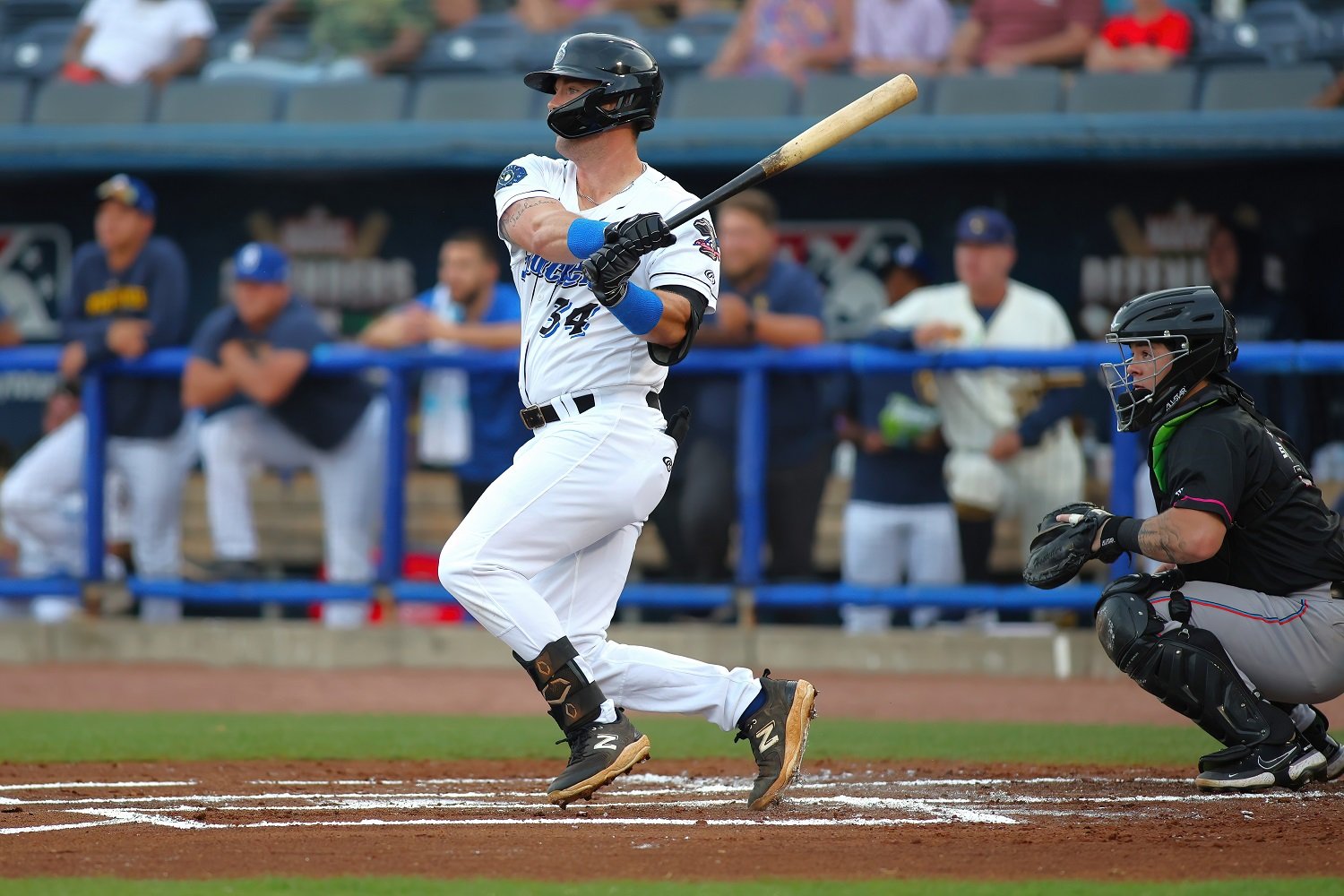 Brewers trade for first baseman Rowdy Tellez from the Blue Jays