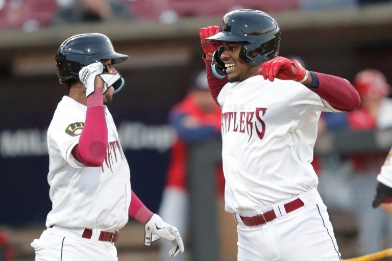 Prospect Showdown: Under-the-Radar First Baseman: Wes Clarke vs. Ernesto Martinez