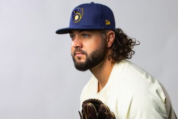 Jakob Junis Aims for Unpredictability by Emphasizing Glove-Side Sinkers