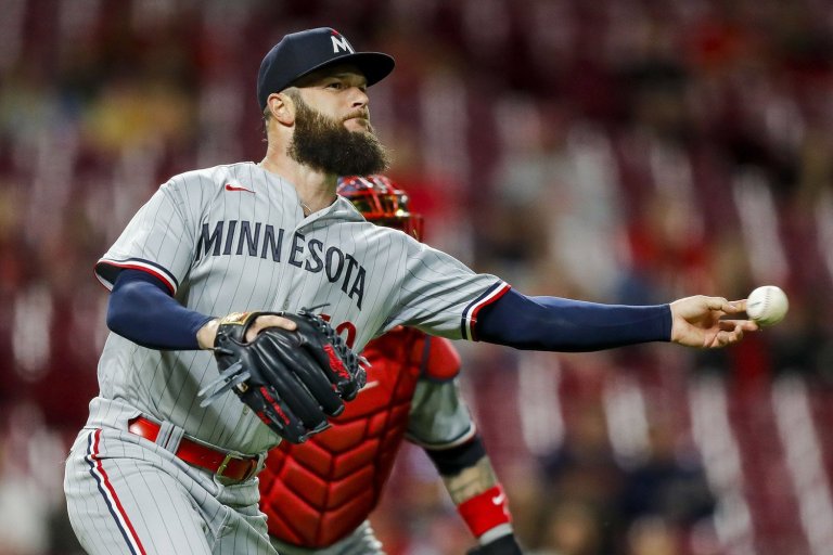 Brewers Acquire Starting Pitcher Dallas Keuchel In Trade From Mariners