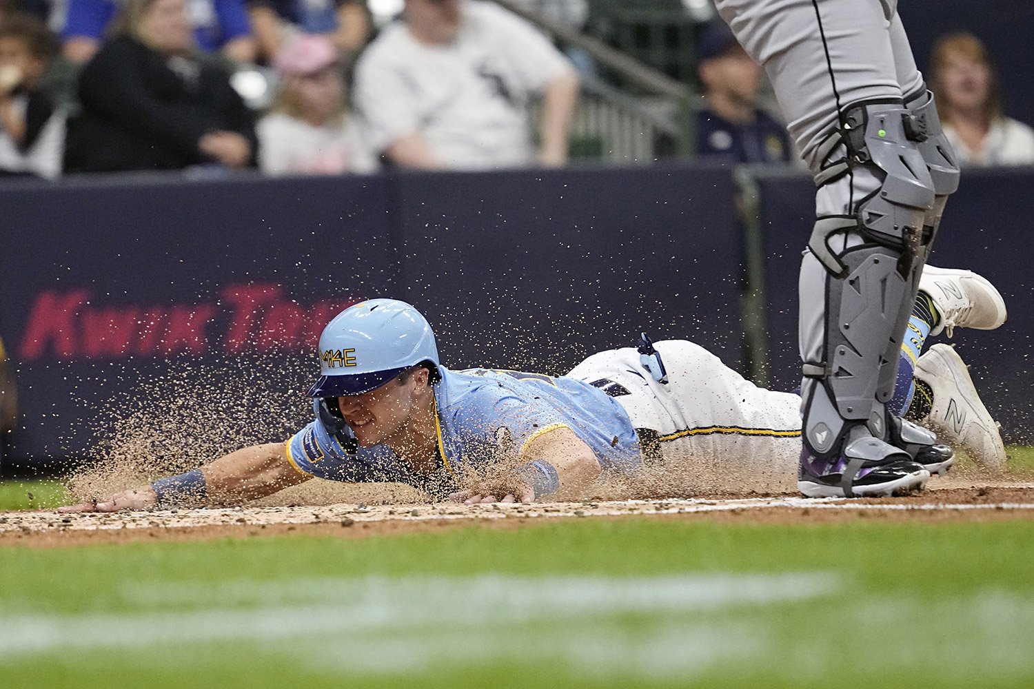 10 Straight Wins: The Brewers' Unstoppable Offensive Power - w1pdams