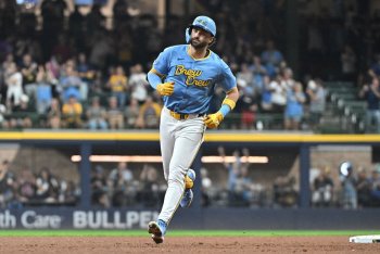 Can This Outfielder Be The Brewers' Sparkplug In October?