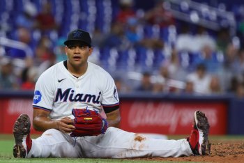 3 Starting Pitchers Brewers Could Pick Up on Low-Dollar Deals