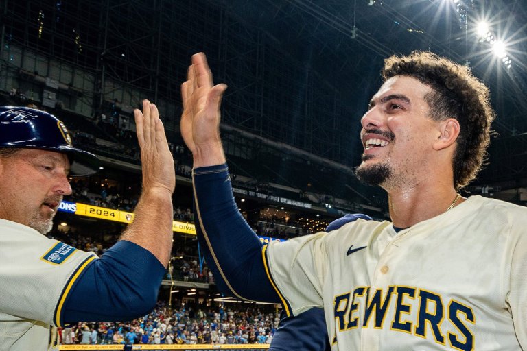 The Brewers Can And Should Keep Willy Adames In Milwaukee