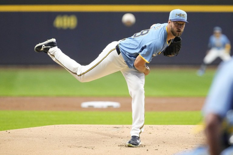 Colin Rea Goes Unclaimed Through Waivers, Becomes Free Agent as Brewers Decline Option