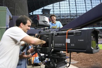 How to Watch Milwaukee Brewers Games on Television or Online Streaming in 2025?