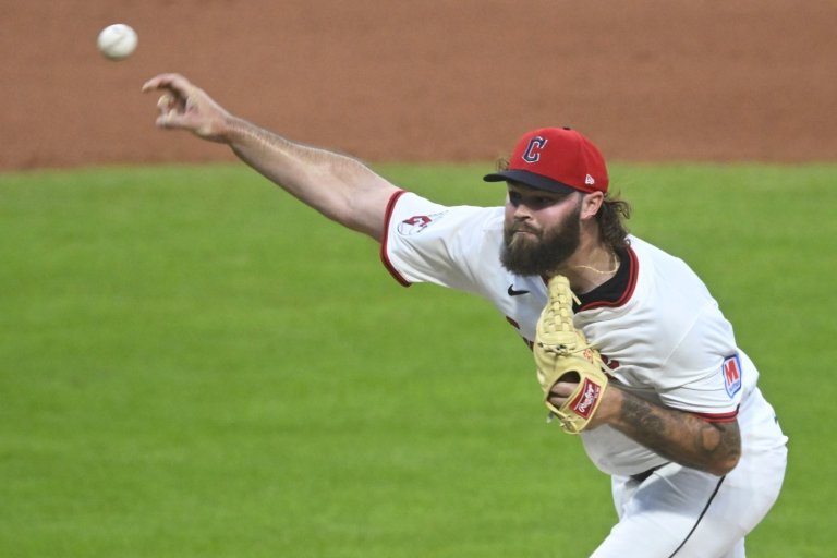 Amid Flurry of Reliever Trades Throughout MLB, Brewers Wait to See if Prices Fall