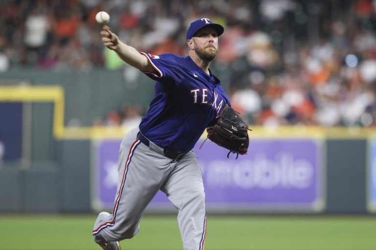 If Brandon Woodruff Declines the Qualifying Offer, How Will Brewers Fill Innings for 2026?