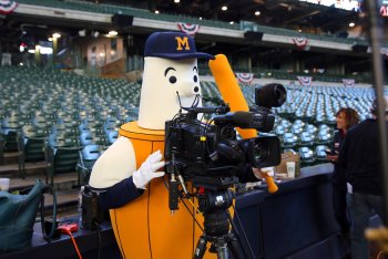 No More FanDuel Sports Network: Now What Happens To Brewers' TV Broadcasts In 2026?