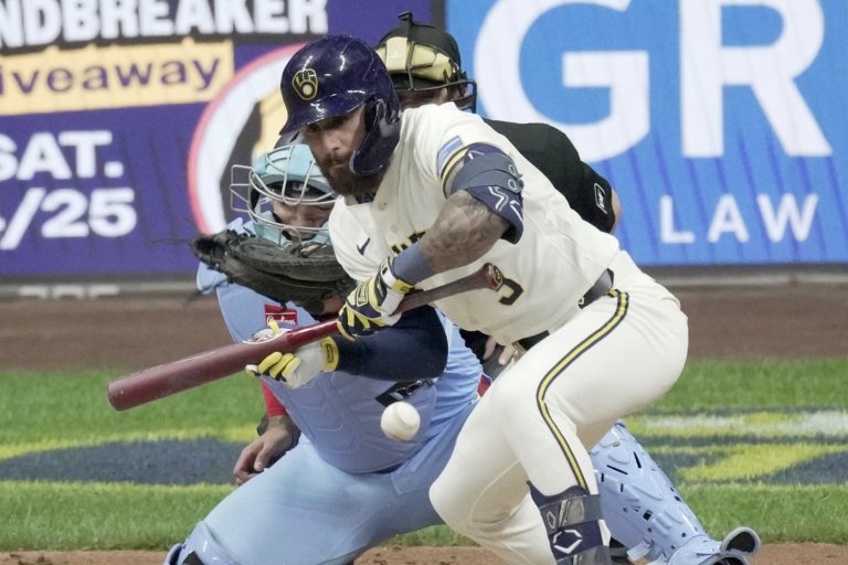 Triple Dribble: Brewers Beat Blue Jays with Speed for Second Day in a Row