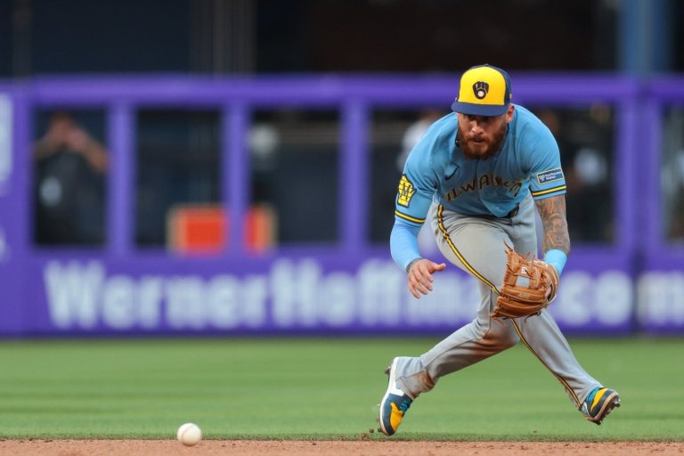 Joey Ortiz is Not a Viable Hitter, But Can the Brewers Trust David Hamilton's Glove?