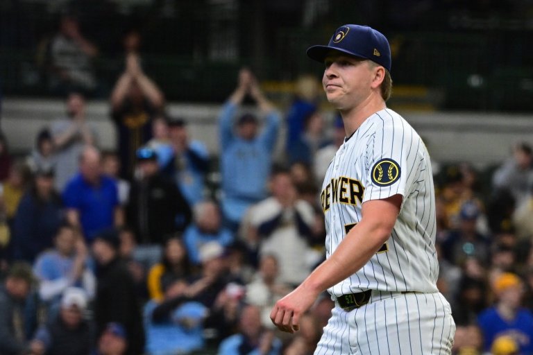 Brewers Week in Review: Sputtering Bats and Bullpen Mishaps
