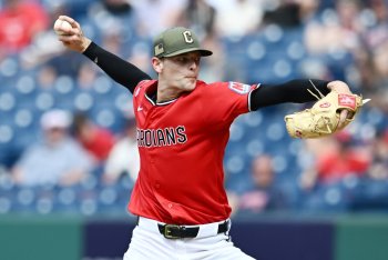 Brewers Deal for Short-Term Relief, Long-Term Catching in Deadline Deal With Guardians