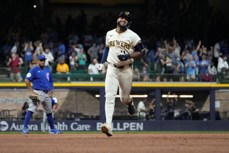 The Little Sequence Before Jackson Chourio's Big Swing
