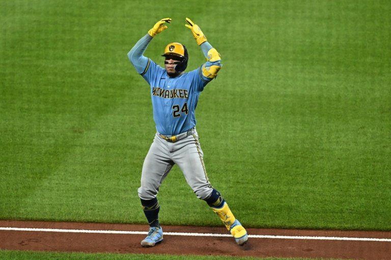 Even as Regular Season Winds Down, Brewers' Offseason William Contreras Dilemma Looms