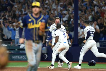After a Gut-Punch Loss in World Series Game 4, Brewers Must Bounce Back Once More to Win First Championship